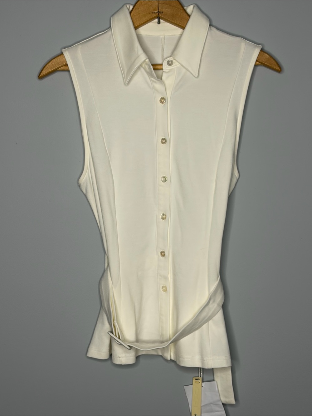 NWT OGL Sleeveless Belted Shirt White Size Small - Picture 3 of 5